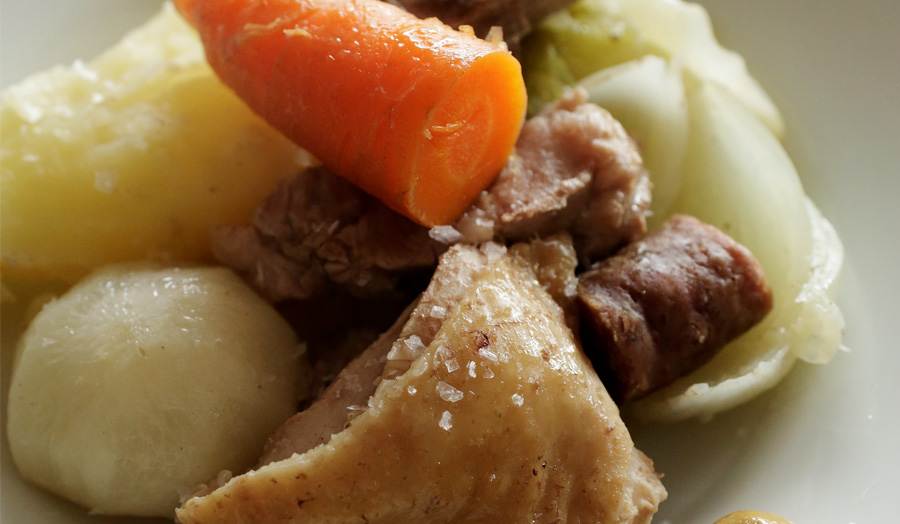 短時間の煮込みでも滋味深い「野菜、鶏肉、豚肉のボッリートミスト風」