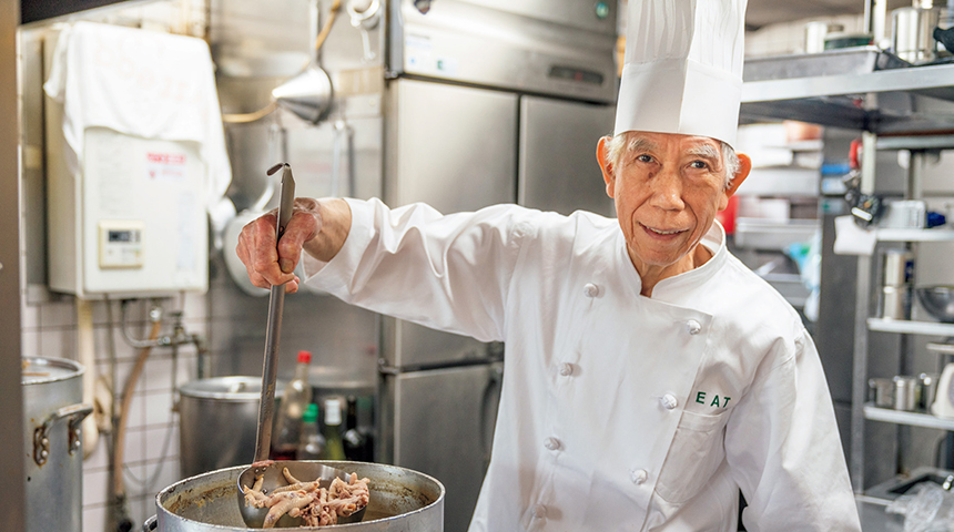 生涯現役シリーズ #06
81歳の洋食料理人。「厨房が、私にとっての安らぎの場所」東京・高井戸「レストランEAT」根岸政明