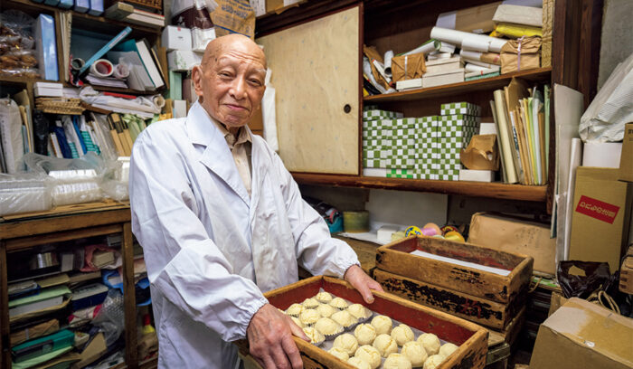 生涯現役シリーズ #05        86歳の和菓子職人。「ここで生まれて、ここで生きてきた」
