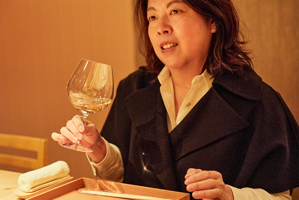 【教える人】蓮見孝子さん 株式会社TSUKI代表取締役社長・ビバレッジコーディネーター。ワインをはじめとする豊富で幅広い領域にわたる知識で料飲分野におけるコンサルティング業務、スクール運営、講演活動やセミナーを手掛ける。