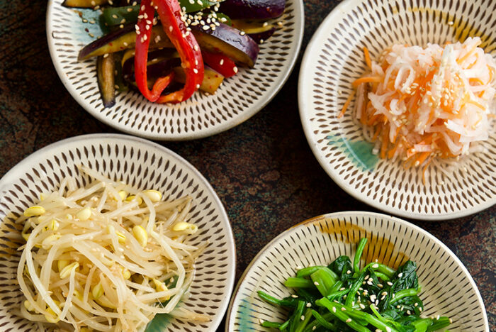 “つゆだく”で仕上げるナムル３種（モヤシ・ホウレン草・紅白なます）