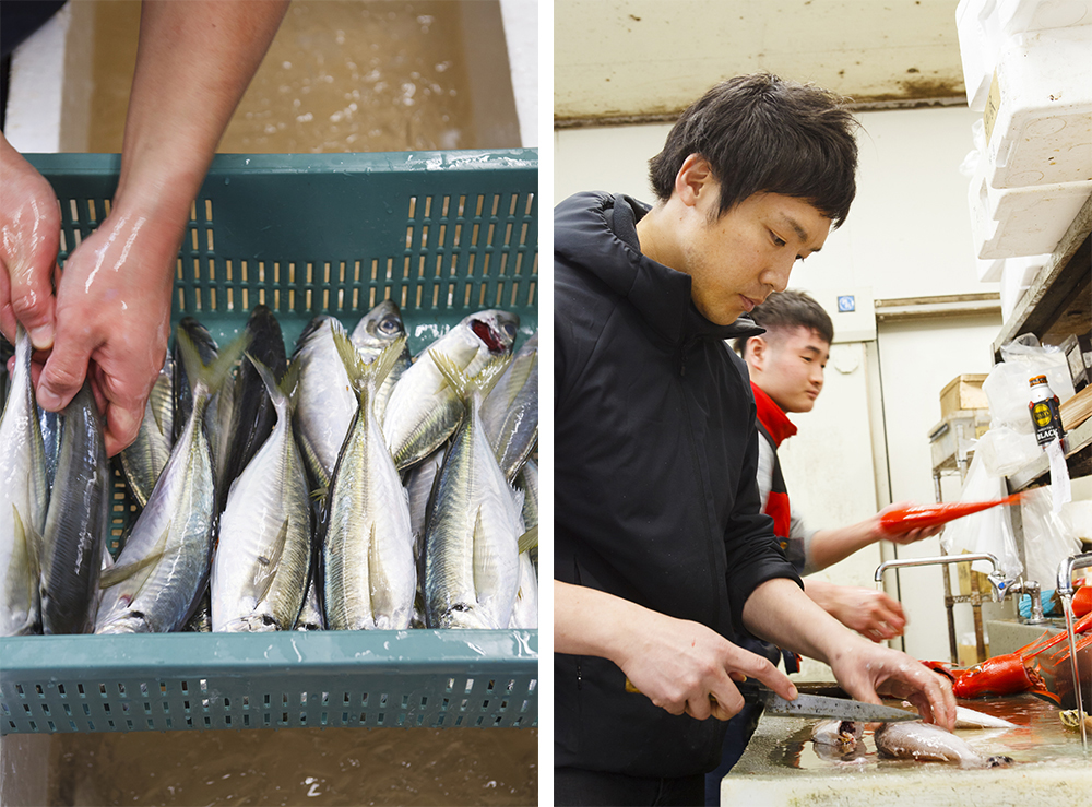 （写真左）アジも一尾ずつ前田さんが選り分けるため、氷水から上げてきれいに並べる。 （写真右）行き先が決まった魚からどんどん水洗い。仕入れにくる料理人もここで下拵えをしていく。