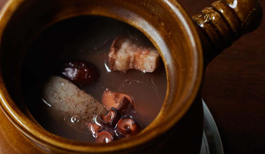身近な食材でできる「食養生」。土鍋で炊く冬の薬膳スープ
