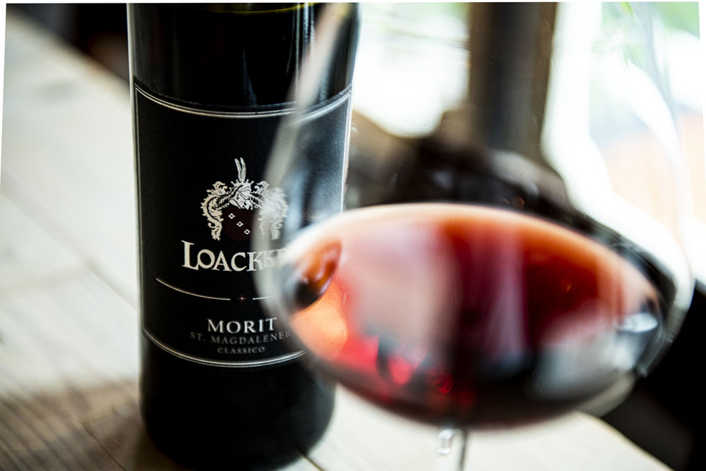 ワイン：DOC Alto Adige, Sankt Magdalener Classico 2018/Loaker Morit（ブドウ品種：スキアーヴァ87％、ラグライン10％、ピノ・ノワール３％）