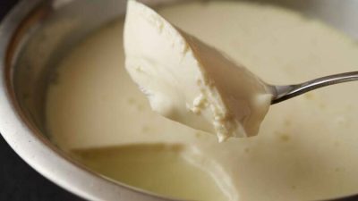 【DIYレシピ16】できたてを味わう至福を。豆乳で「自家製豆腐」に挑戦　 東京・大塚「大塚 はなおか」花岡賢さん