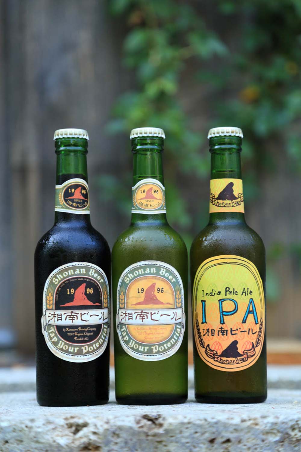 96年に醸造開始した「湘南ビール」。直営レストラン等で様々なスタイルのビールを常時約10種類提供。内３～４種は月の限定。瓶は直販他、通販で購入可能。３本セット1705円（税込）～。