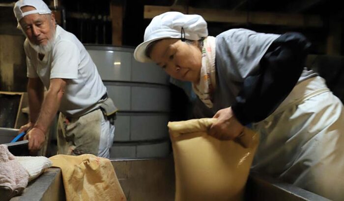 【ようこそ発酵蔵へ】130年の歴史を紡ぐ酢酸菌のバトン