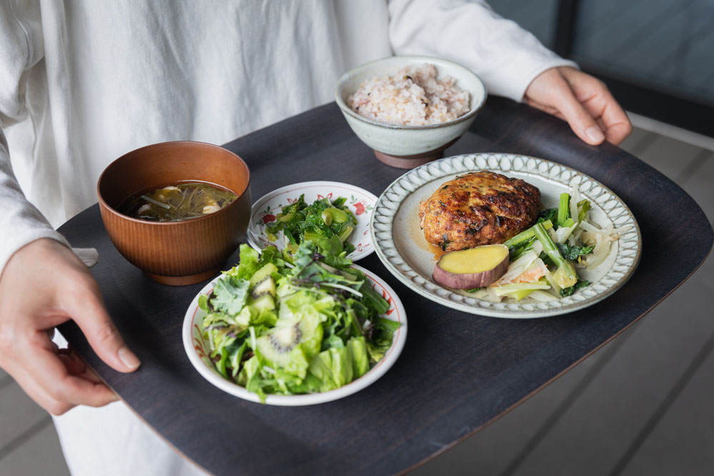 「良い“職”は、良い“食”から」を目指して。「MONOSUS社食研」 荒井茂太