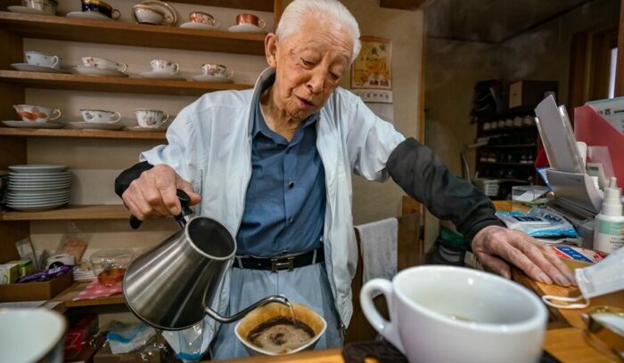 95歳。「まだまだ、珈琲店を開きたい人が来るのよ。そのお手伝いがしたくてたまらない」
