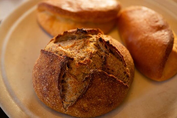 給食のパンを焼くことは“第３の喜び”。