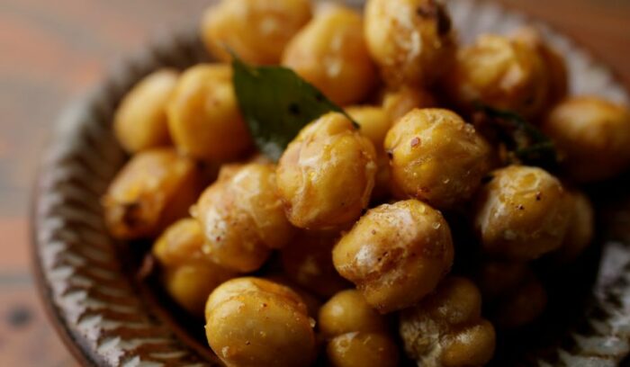 手でポイポイつまめる「スパイシーヒヨコ豆」　フェーズフリーな食材レシピ：ヒヨコ豆