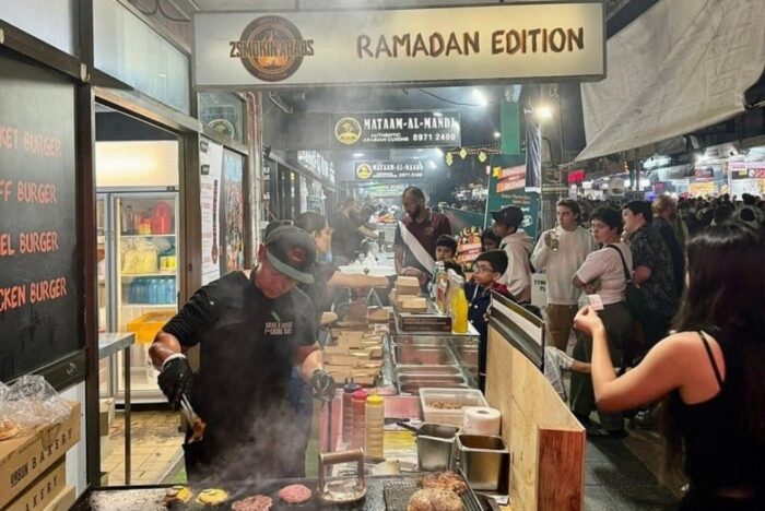 ラマダン期間の夜、イスラム圏の食文化を楽しむ屋台ツアーが人気