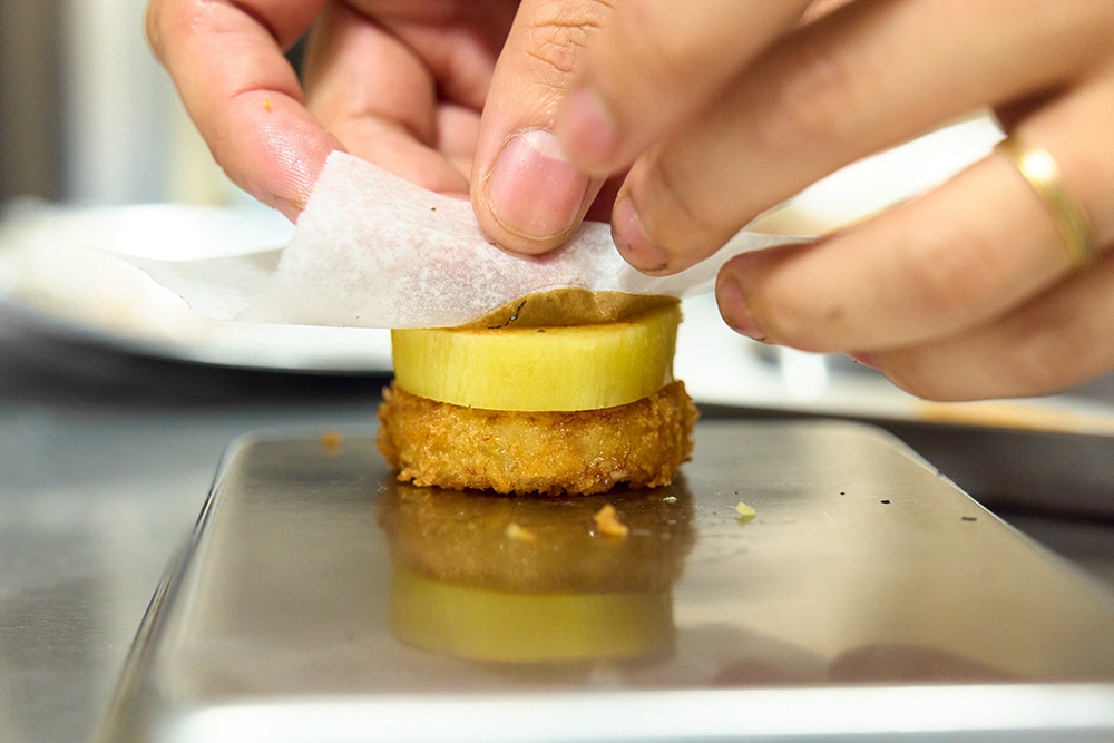 「サツマイモの味が濃厚なので、ほかのパーツはやや塩を強めに利かせています」