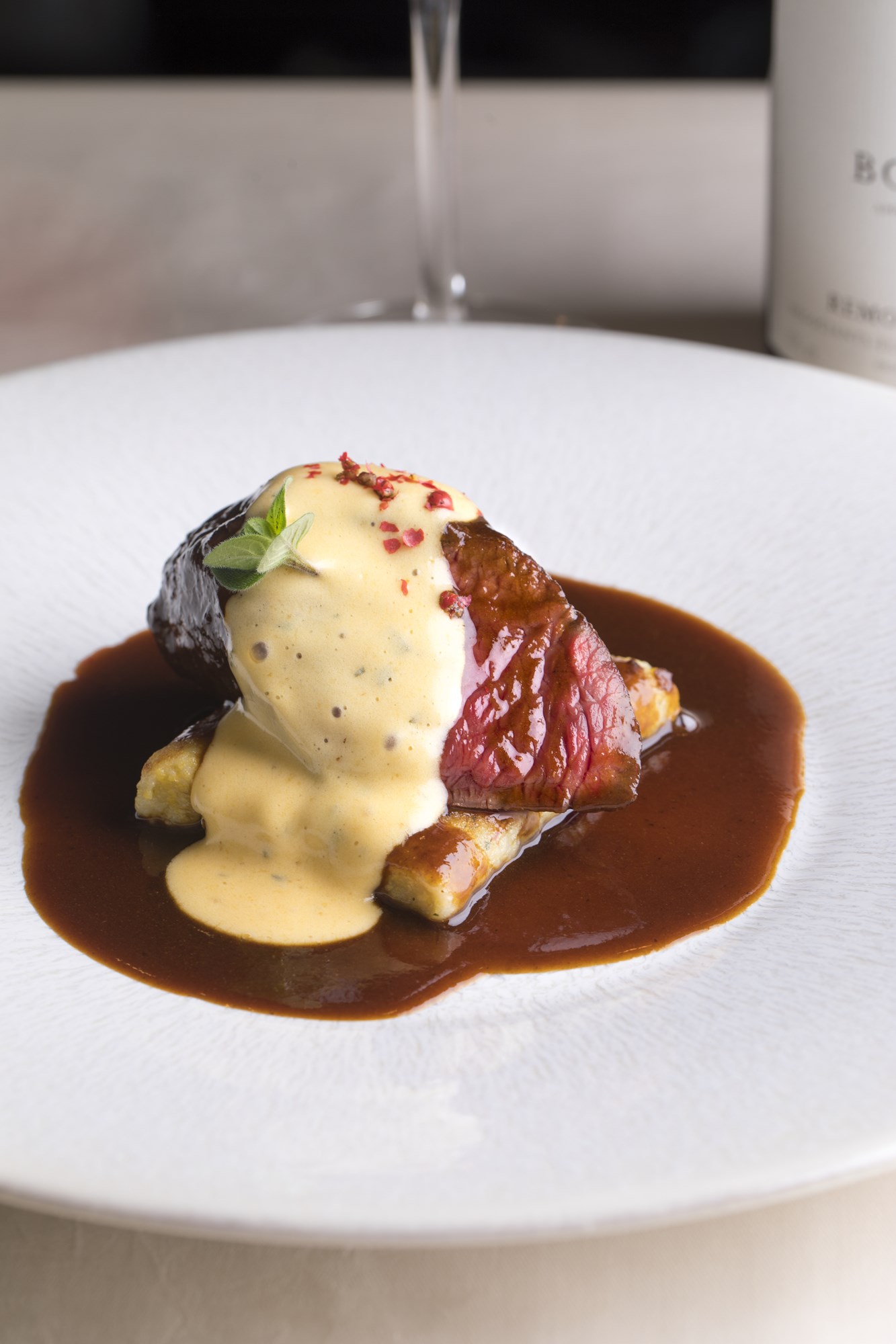 クラシックこそフランス料理 の屋台骨 東京・東大前「マプール」市岡 
