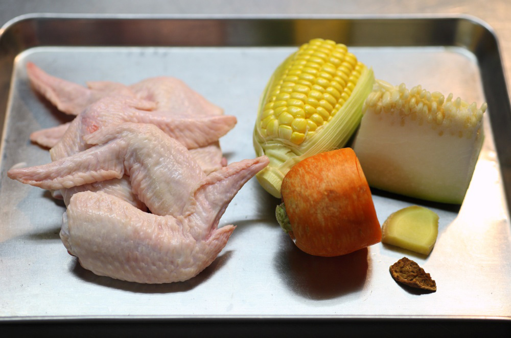「夏の薬膳 トウモロコシのスープ」の材料