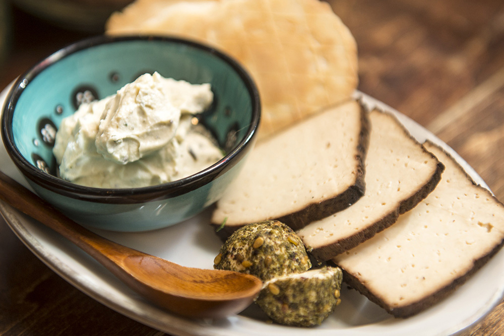 ねっとり、だけど軽い「３種のヴィーガン・チーズ」