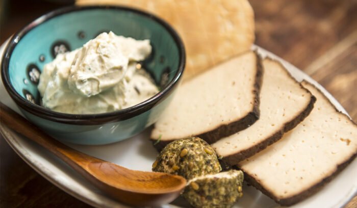 ねっとり、だけど軽い「３種のヴィーガン・チーズ」