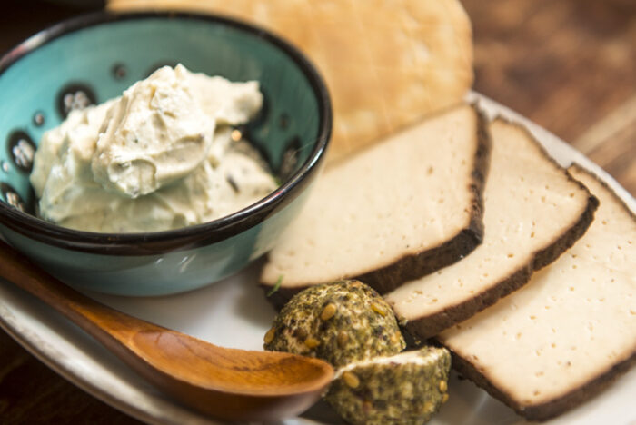 ねっとり、だけど軽い「３種のヴィーガン・チーズ」