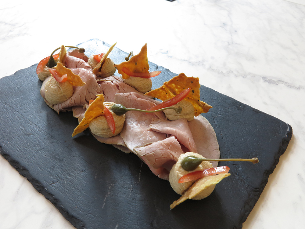 この地域で最もおいしいヴィテッロ・トンナート