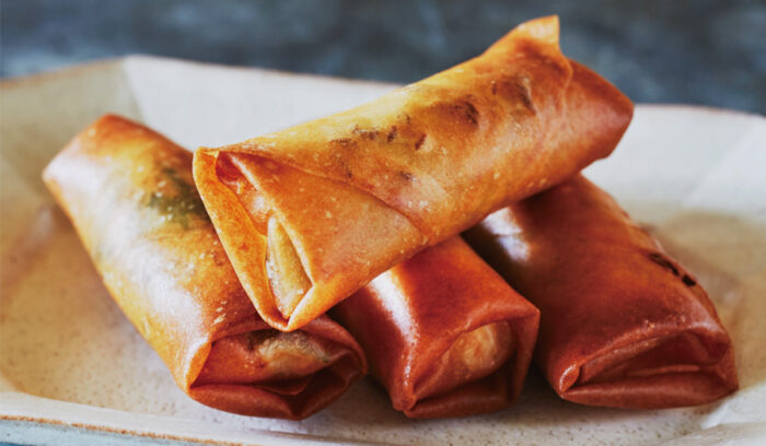 塩だけで旨い! 組み合わせの妙を楽しむ「スパイス入り春巻き3種」