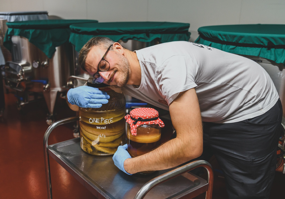 醸造担当のスタッフ