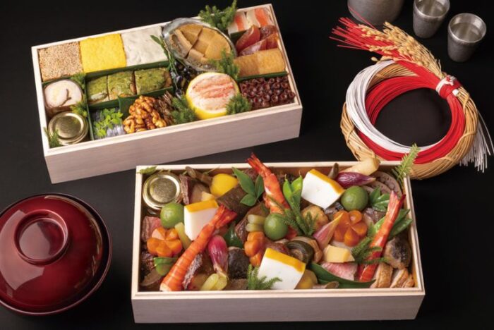 信州と北陸の郷土色あふれる二段重おせちが「小布施 寄り付き料理 蔵部 銀座」から登場<br />