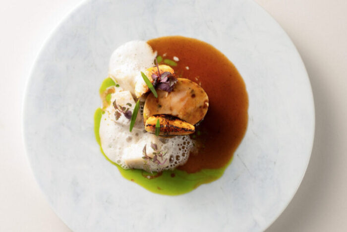 料理はアシスト役。８席限定。「時間」が主役のフランス料理を。福岡・春吉「リュニック・ラボ」