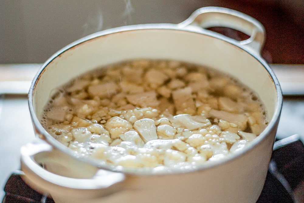 ［３］カリフラワーを加える