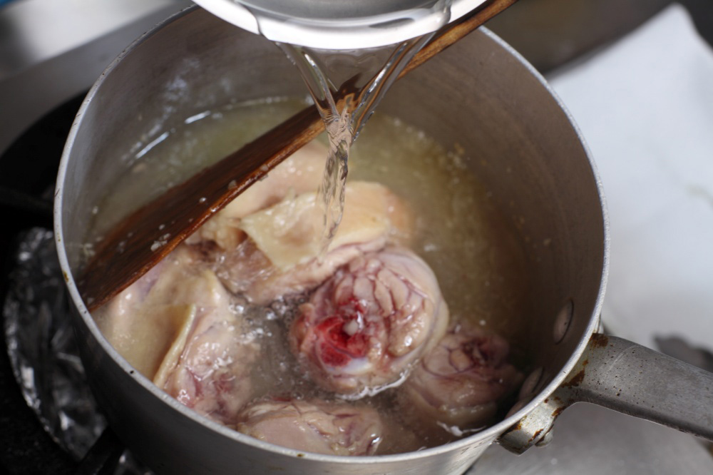 ［３］水を注ぐ