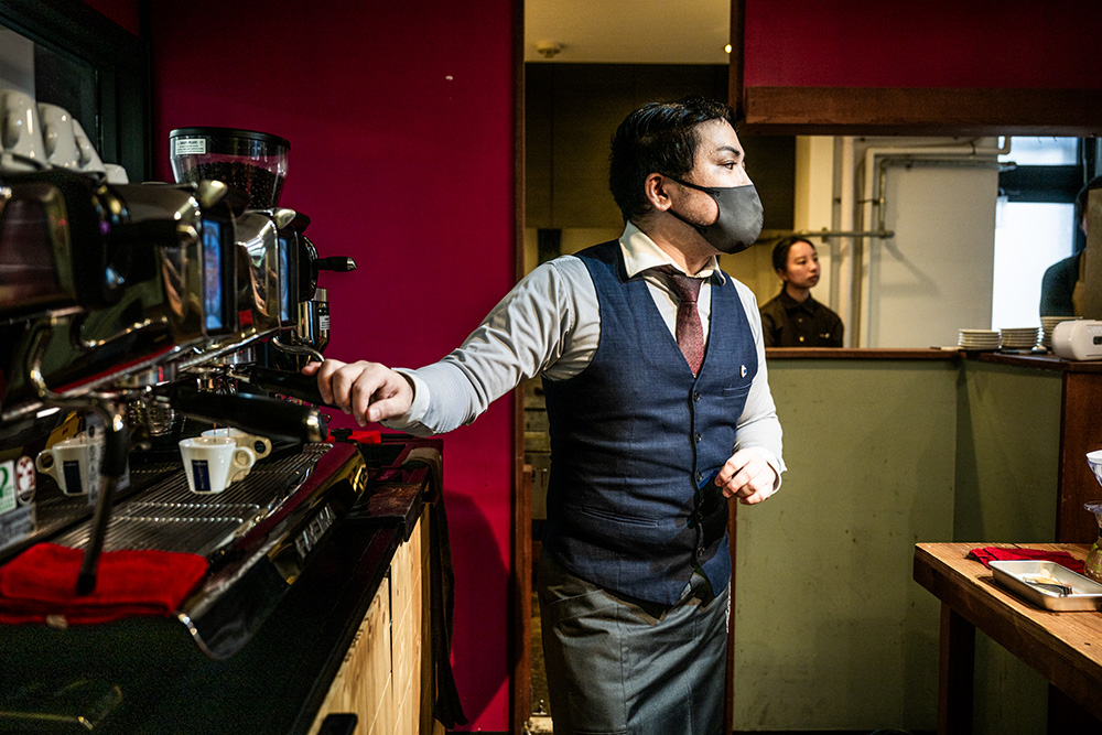 プレゼンテーションする鈴木さん