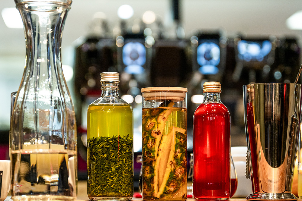 色が映えるガラスボトル