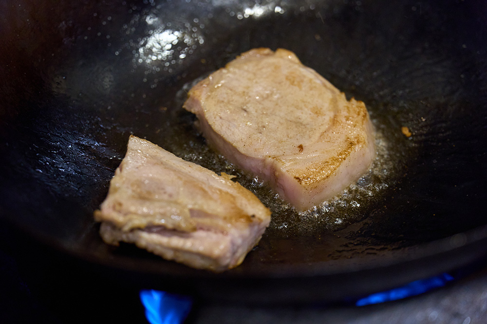 焼いている様子