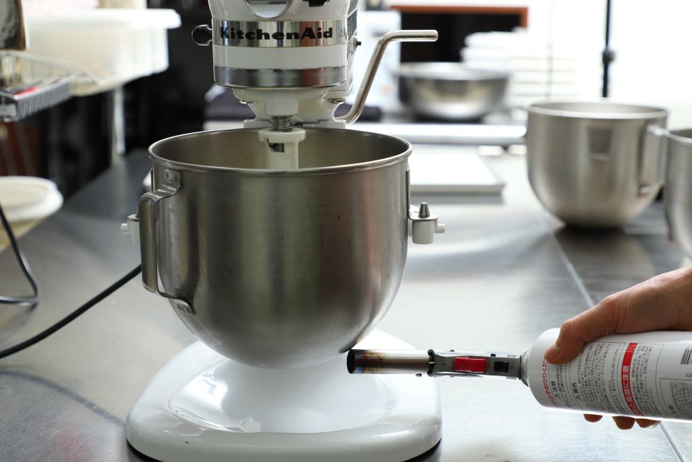 ボウルが浮くミキサー