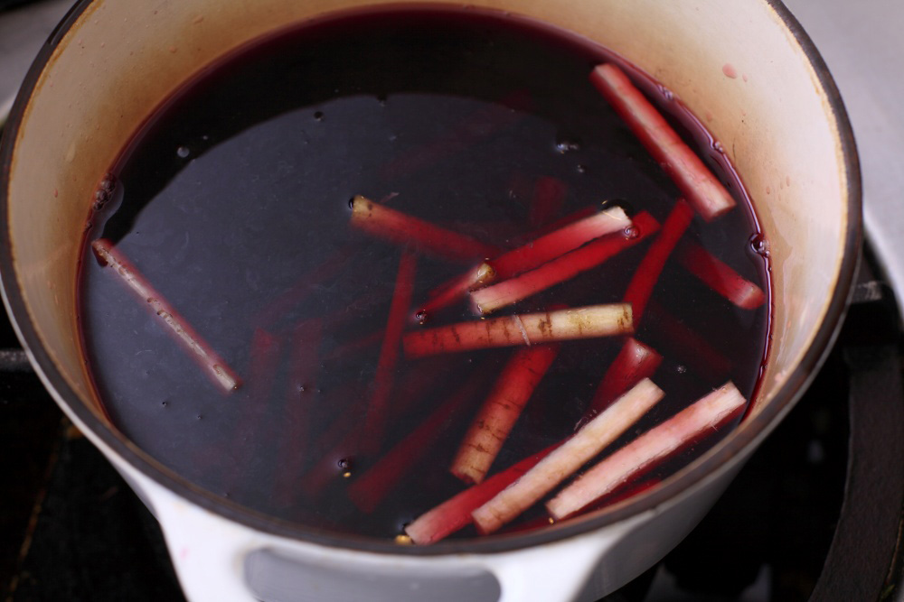 ［２］硬い順に野菜を煮る