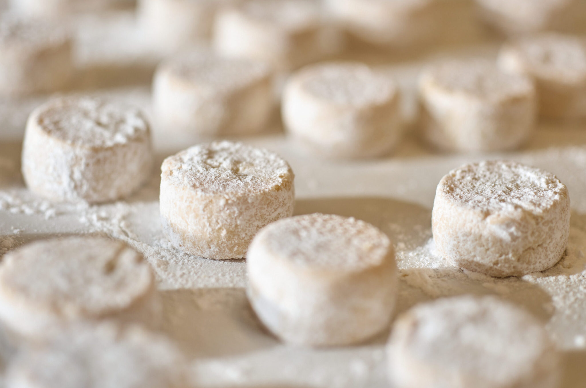 しっとり、ザクッとほどける。米粉の「ブールドネージュ」神奈川・北山田「ぱんと菓子 いろり」