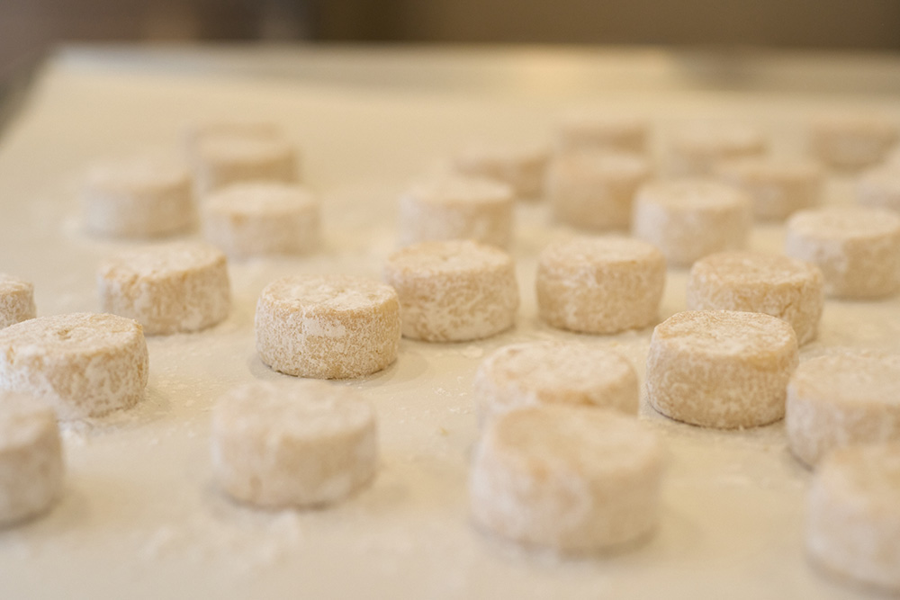 一度目の粉糖がかかった