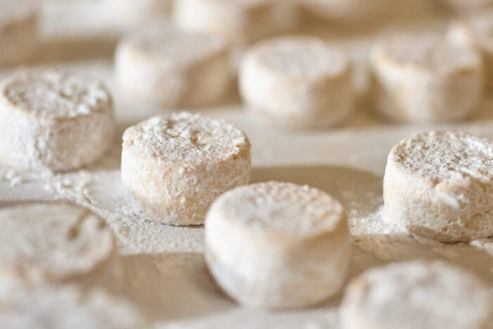 ザクッとほどけて、穏やかな余韻。「米粉のブールドネージュ」