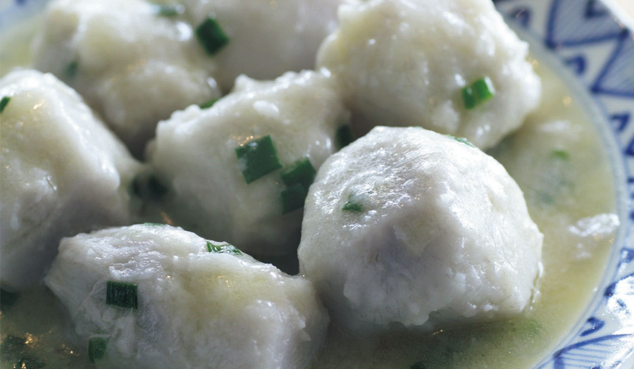 ねっとり食感と素朴な甘味が生きる「里芋ネギ炒め」