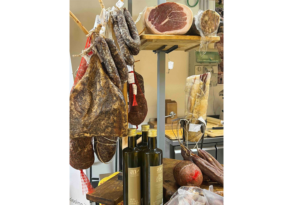 近隣の小さなメーカーによる直売