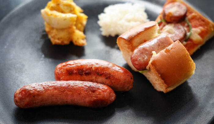 中村和成シェフがレシピ協力！千葉県産銘柄豚ソーセージの読者試食会リポート