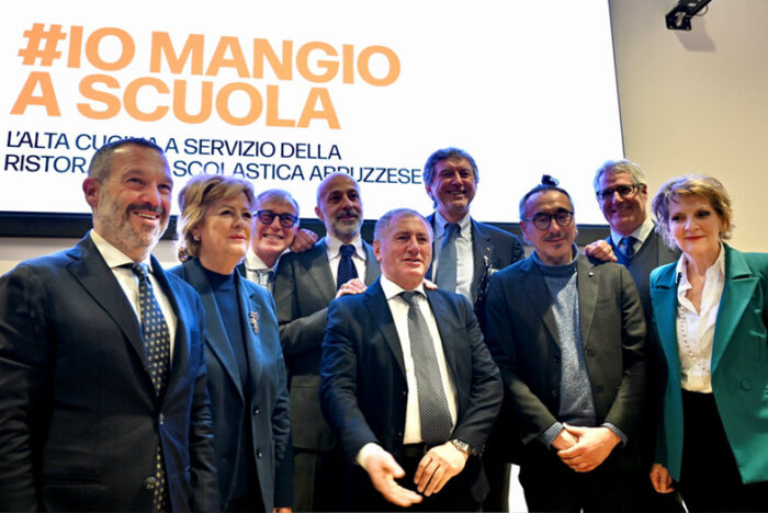 三ツ星シェフが集団調理に革命をおこすメソッドを確立。イタリア初の学校給食プロジェクト