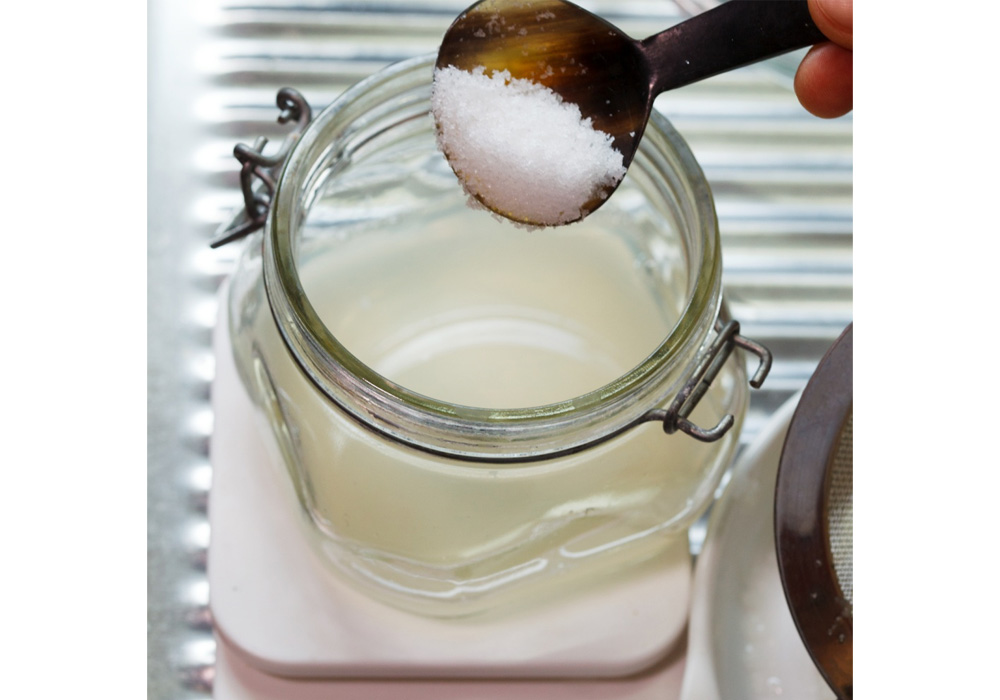 ［２］塩を加える