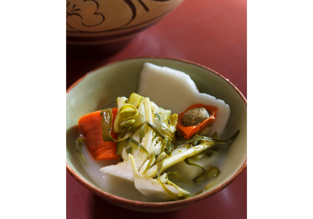 野菜の塩水漬け