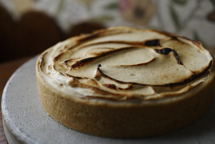 レモンの酸が澄みわたる。きび砂糖100％の「タルト・オ・シトロン」