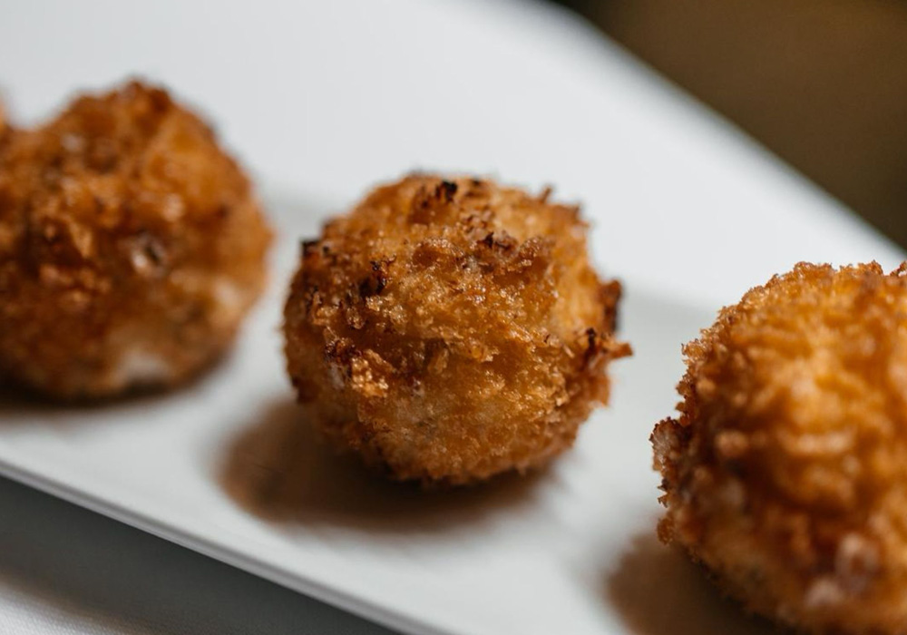 スペインのおふくろの味。2026年の最優秀生ハムコロッケ賞決定！