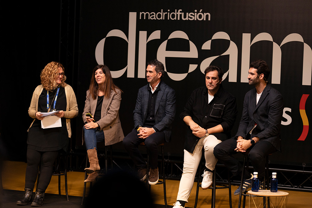 セッション「Comer sin cocinar？ 料理せずに食べる？」の様子