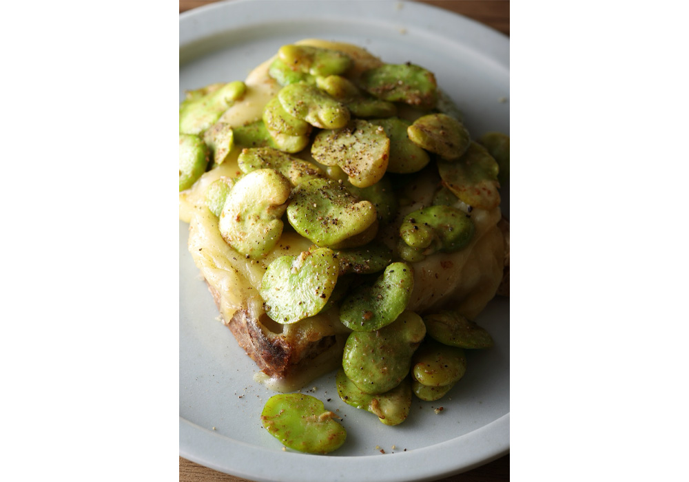 ソラマメのタルティーヌ 腐乳フレーバー