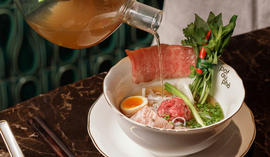 フレンチやラーメンの技を融合　ベトナム初のミシュランシェフが挑むフォーの再構築