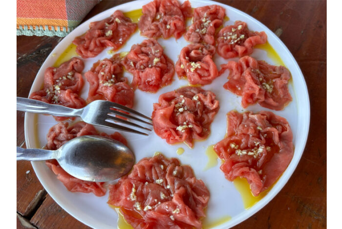 柔らかな赤身のピエモンテ牛の最高峰。繁殖から精肉販売まで手掛ける一家の話