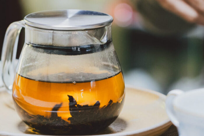 お茶作りの原理原則。「芯水」をいかにきれいに抜くか「和紅茶」